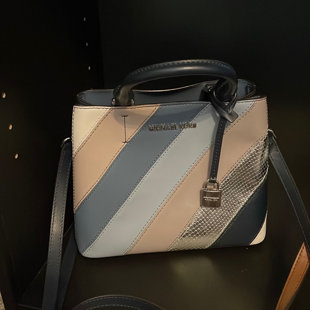 Michael Kors lock it